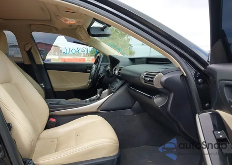 2016 Lexus Is 200T z USA, uszkodzony, nr VIN JTHBA1D27G5001441